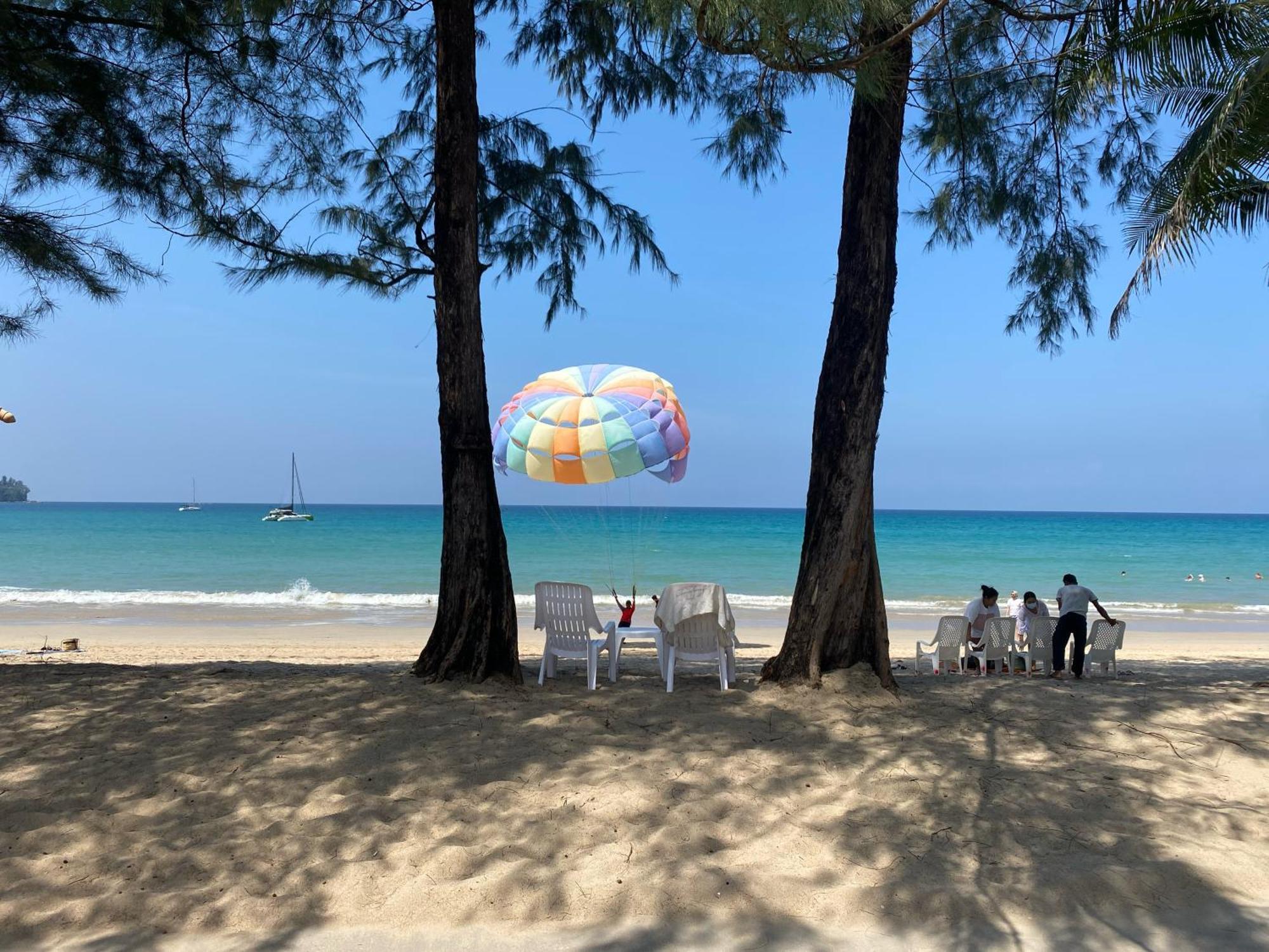 Deng'S Kamala Beach Guesthouse Exterior photo
